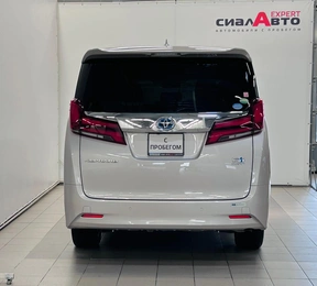 Минивэн Toyota Alphard 2019 года, 4049000 рублей, Красноярск