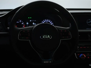 Седан Kia Optima 2016 года, 1850000 рублей, Москва