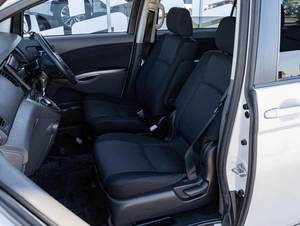 Минивэн Toyota Isis 2010 года, 1232000 рублей, Краснодар