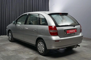 Минивэн Toyota Nadia 2002 года, 597000 рублей, Красноярск