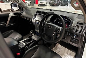 Внедорожник Toyota Land Cruiser Prado 2018 года, 4500000 рублей, Красноярск