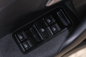 Седан Volkswagen Polo 2016 года, 1129000 рублей, Новокузнецк