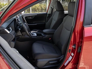 Внедорожник Toyota RAV4 2021 года, 3230000 рублей, Большой Сочи