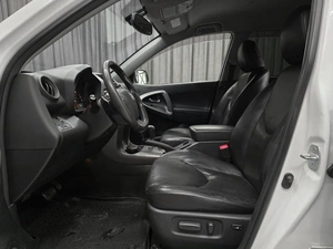 Внедорожник Toyota RAV4 2012 года, 1470000 рублей, Красноярск