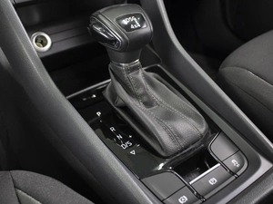 Внедорожник Skoda Karoq 2020 года, 2250000 рублей, Омск