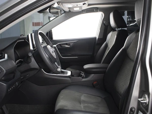 Внедорожник Toyota RAV4 2023 года, 3600000 рублей, Омск