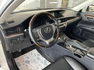 Седан Lexus ES 2014 года, 1997000 рублей, Солонцы
