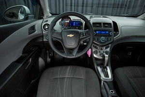 Седан Chevrolet Aveo 2013 года, 690000 рублей, Красноярск
