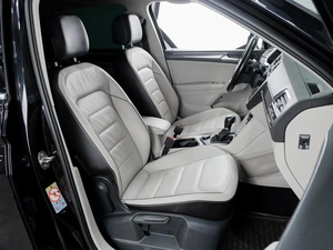 Внедорожник Volkswagen Tiguan 2018 года, 2599000 рублей, Тюмень