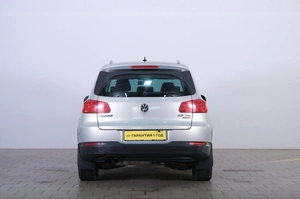 Внедорожник Volkswagen Tiguan 2013 года, 1719000 рублей, Омск