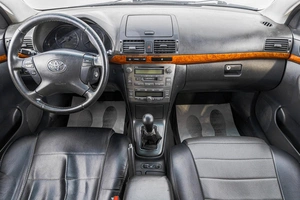 Седан Toyota Avensis 2007 года, 619000 рублей, Барнаул