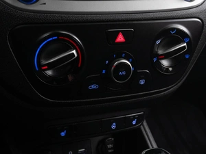 Седан Hyundai Solaris 2017 года, 1359000 рублей, Тюмень