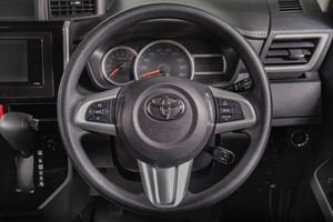 Минивэн Toyota Roomy 2019 года, 1179000 рублей, Томск