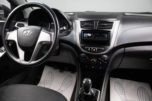 Седан Hyundai Solaris 2014 года, 749000 рублей, Оренбург
