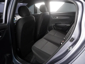 Седан Kia Rio 2019 года, 1635000 рублей, Красный Пахарь