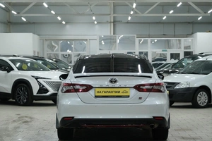 Седан Toyota Camry 2021 года, 3599000 рублей, Омск