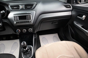 Седан Kia Rio 2016 года, 1039000 рублей, Оренбург