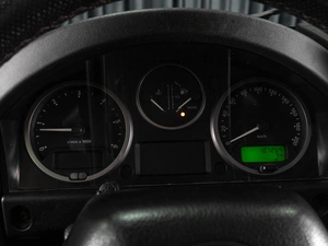 Внедорожник Land Rover Defender 2013 года, 3139000 рублей, Тюмень