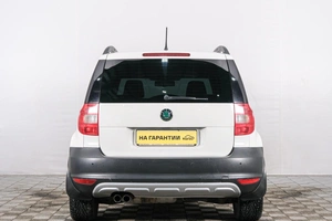 Внедорожник Skoda Yeti 2012 года, 1189000 рублей, Красноярск