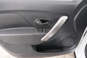 Хетчбэк Renault Sandero 2017 года, 1199000 рублей, Красноярск