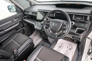 Минивэн Honda Stepwgn Spada 2015 года, 1989000 рублей, Красноярск