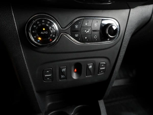 Седан Renault Logan 2014 года, 519000 рублей, Воронеж