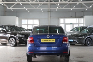 Седан Volkswagen Polo 2020 года, 1379000 рублей, Омск