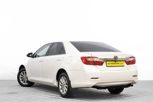 Седан Toyota Camry 2013 года, 1699000 рублей, Барнаул