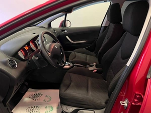 Хетчбэк Peugeot 308 2011 года, 529000 рублей, Красноярск