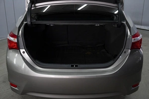 Седан Toyota Corolla 2013 года, 1320000 рублей, Омск