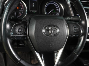 Седан Toyota Camry 2019 года, 2599000 рублей, Воронеж