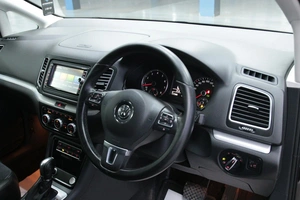 Минивэн Volkswagen Sharan 2015 года, 1398000 рублей, Солонцы