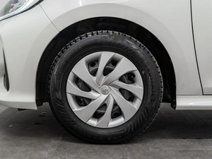 Хетчбэк Toyota Yaris 2020 года, 1270000 рублей, Красноярск