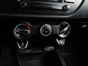 Седан Kia Rio 2018 года, 1087000 рублей, Воронеж