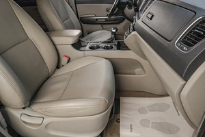 Минивэн Kia Carnival 2019 года, 2899000 рублей, Челябинск