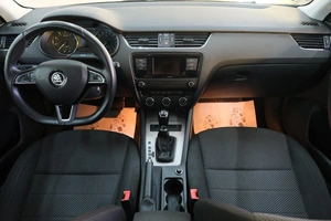Универсал Skoda Octavia 2015 года, 1919000 рублей, Омск