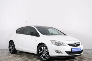 Хетчбэк Opel Astra 2011 года, 699000 рублей, Красноярск