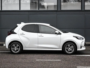 Хетчбэк Toyota Yaris 2021 года, 1549000 рублей, Кирилловка