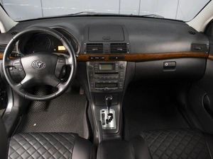Седан Toyota Avensis 2008 года, 1060000 рублей, Омск
