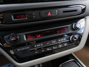 Минивэн Kia Carnival 2016 года, 2489000 рублей, Саратов