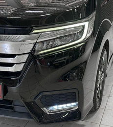 Минивэн Honda Stepwgn Spada 2017 года, 1897000 рублей, Красноярск