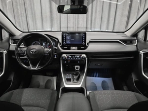 Внедорожник Toyota RAV4 2019 года, 3000000 рублей, Красноярск