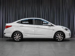 Седан Hyundai Solaris 2011 года, 719000 рублей, Тюмень