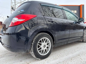 Хетчбэк Nissan Tiida 2010 года, 750000 рублей, Красноярск