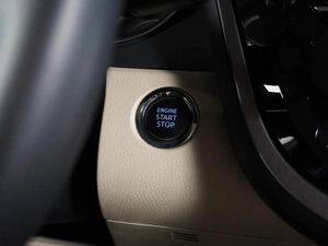 Седан Toyota Camry 2019 года, 2439000 рублей, Воронеж