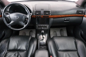 Седан Toyota Avensis 2008 года, 999000 рублей, Красноярск