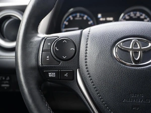 Внедорожник Toyota RAV4 2016 года, 2550000 рублей, Санкт-Петербург