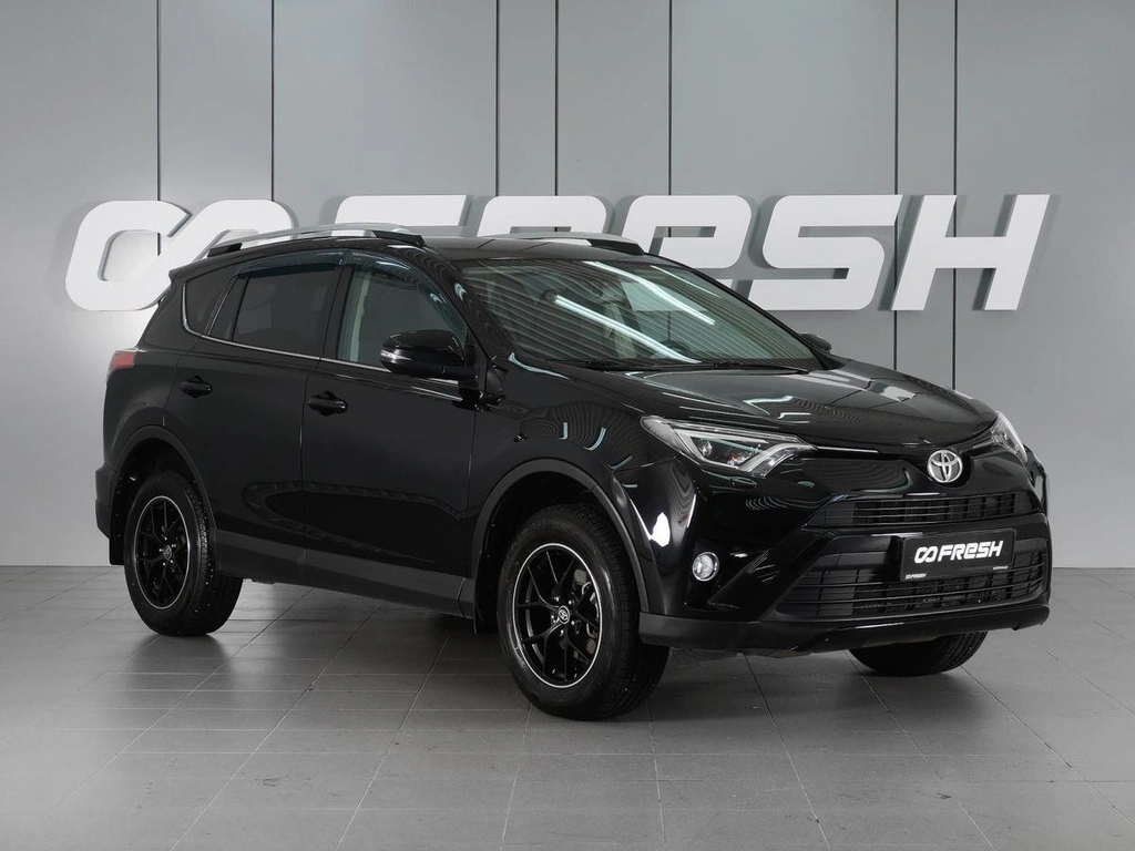 Внедорожник Toyota RAV4 2019 года, 2270000 рублей, Красный Пахарь