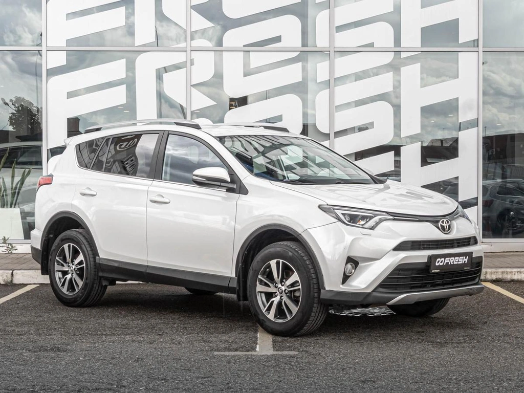 Внедорожник Toyota RAV4 2018 года, 2429000 рублей, Краснодар