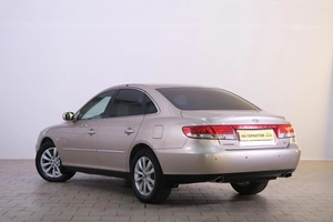 Седан Hyundai Grandeur 2007 года, 679000 рублей, Омск
